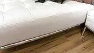 Hübsche Mutter und ihr schwarzer Stecher