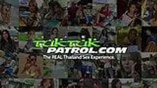 Dickes Thai Mädchen bekommt Sperma von BWC