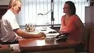Untreue Ehefrau nach dem Interview gefickt