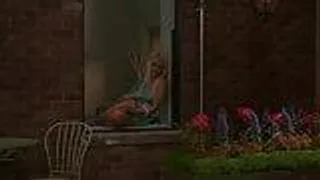 Blondine mit dicken Titten fickt mit einem Kerl
