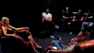 Holly wird von der cocksmen gefickt