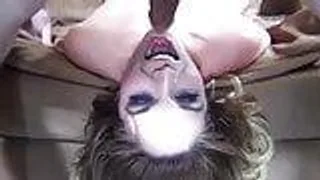 Sexy casey bekommt den Mund voll Sperma