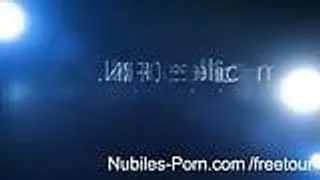 Schöne Blondine Jessa Rhodes in der hündchenstellung gefickt