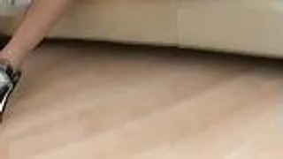 Heisse Brünette hart durchgenommen auf dem sofa