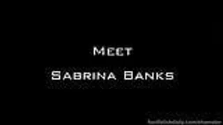 Sabrina Banks gibt ihm einen Footjob