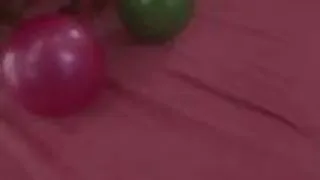 Nuttige Schlampe spreizt gerne die Arschbacken für ihren neuen Freund