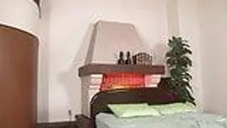 Junge Hure bekommt ihre Muschi gedehnt
