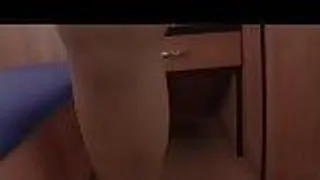 Unschuldig wirkende Blondine in pinknen Strapse mit rasierter Pussy beim Sex mit jordan ash