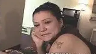 Asiatische Hure bläst mir den weissen Schwanz