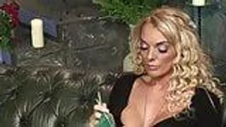 Ungezogene Girls werden gefickt bis zum Orgasmus