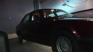 Dreier mit zwei Blondinen in der Garage