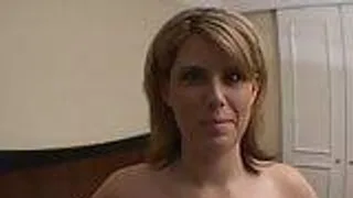 Lisa Sparks ist eine sexy Milf mit schönen Titten
