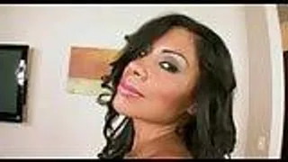 Latina Schlampe kriegt Gesicht und Gesicht gefickt