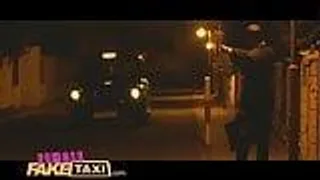 Fake Taxi - sexy Tschechin bezahlt Taxifahrer mit einem Blowjob und Sex