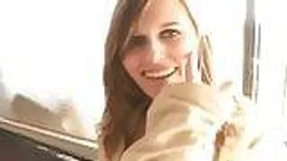 Teen Carrie Brooks in der hündchenstellung gefickt