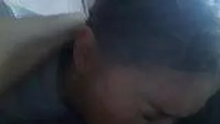 Amateur Teen lutscht und fickt grossen Schwanz