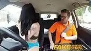 Fahrschülerin wird nach dem Unterricht in die Pussy gefickt