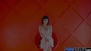 Ein natürliches europäisches Babe mit schönen Titten beim Sex - ein Teen mit großen Titten beim Sex - Teen Porno